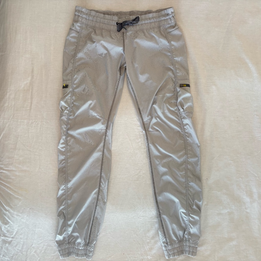 Lululemon Women’s Size 8 Gray Athletic Joggers Zip Pocket Cuffed Athleisure
